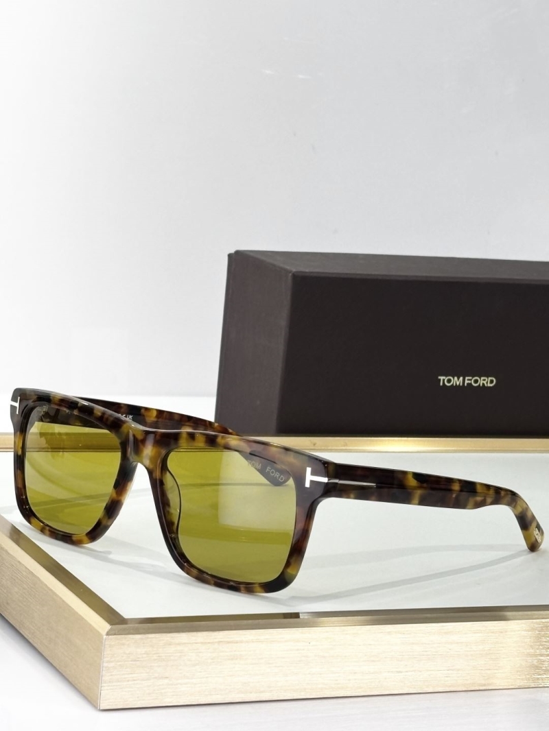 TOM FORD